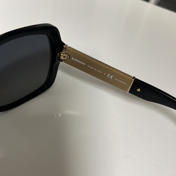 Burberry sunglasses main image 4